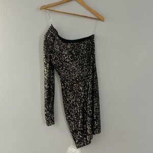 Party Dress Black And Gold Sequins, Used One Time Like New